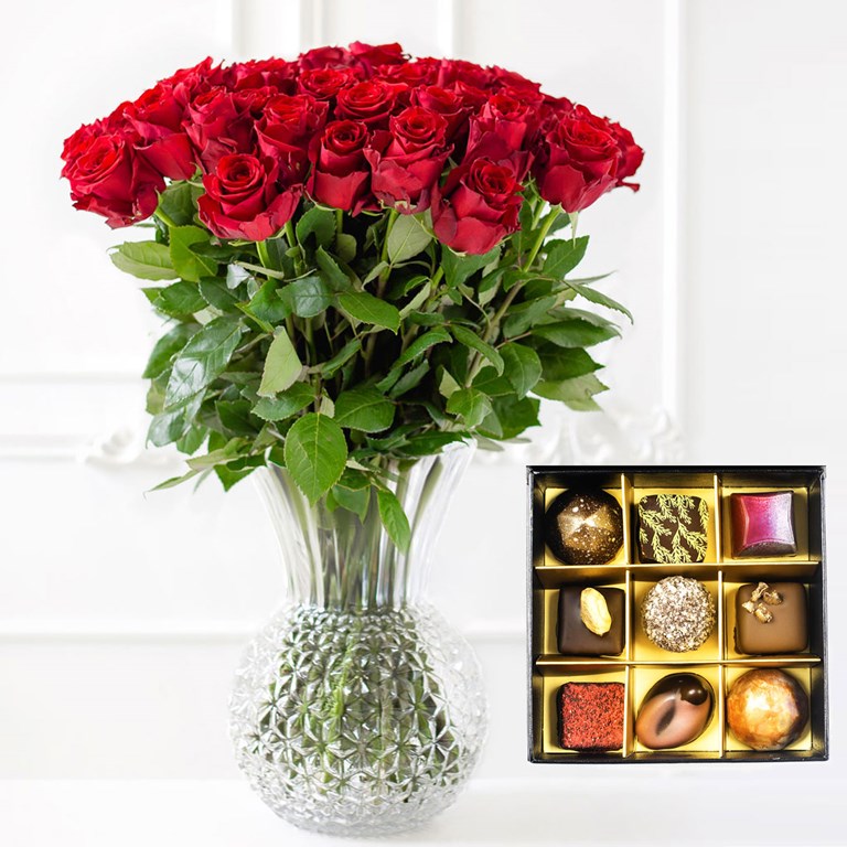 15 Roses And A Box Of Chocolates - FTD